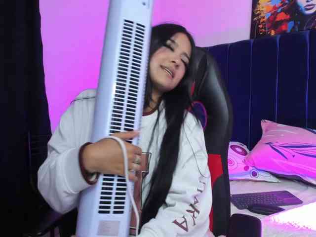 Eimy-saenzx webcam