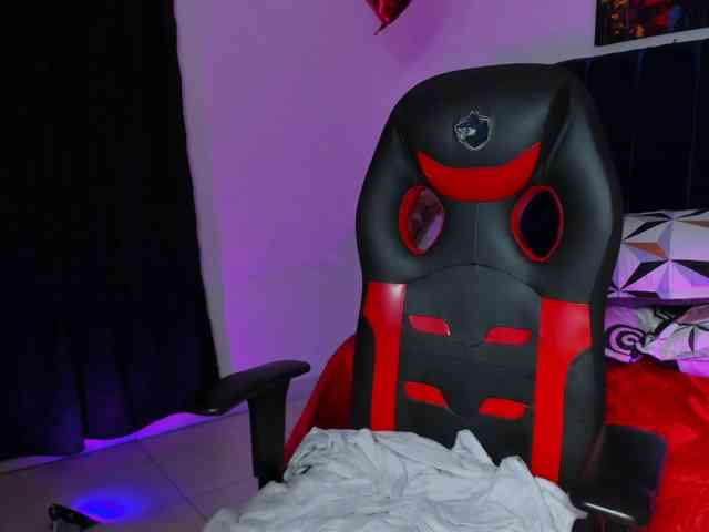 Eimy-saenzx webcam