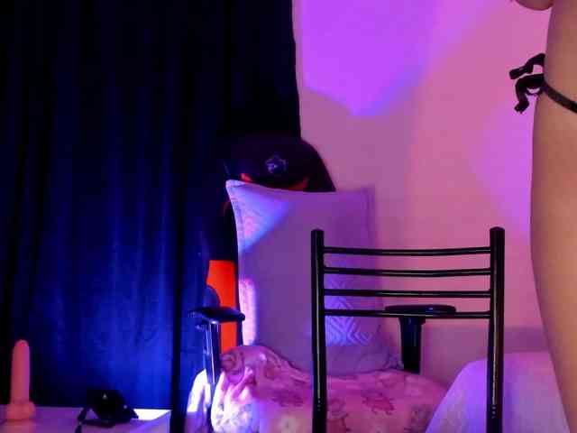 Eimy-saenzx webcam