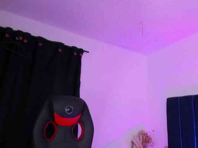 Eimy-saenzx webcam
