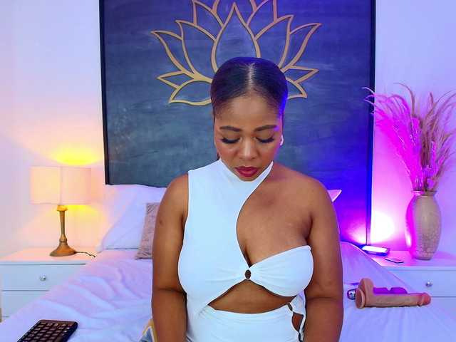 AlisonTravis's BongaCams show and profile