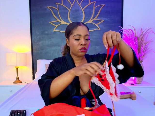 AlisonTravis's BongaCams show and profile