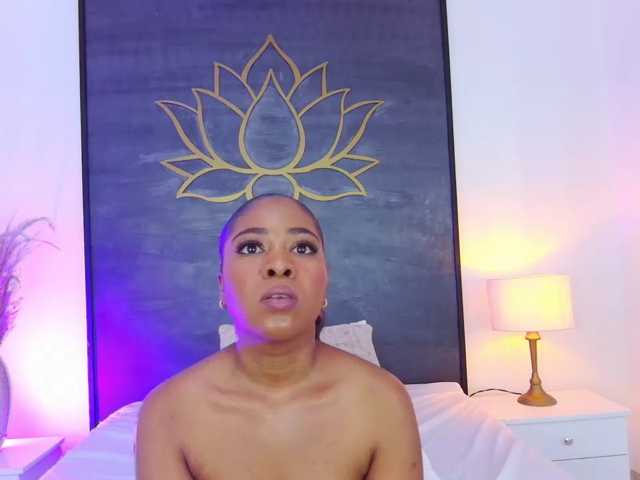 AlisonTravis live cam on BongaCams