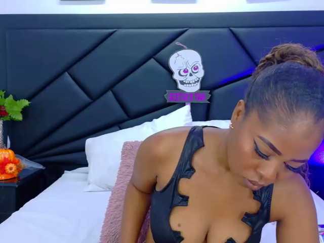 AlisonTravis live cam preview