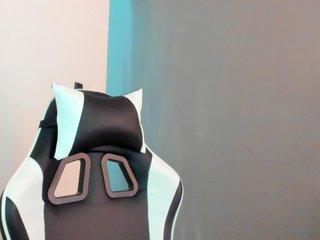 LaraCat1