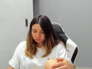 LaraCat1