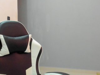 LaraCat1