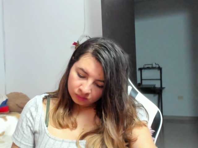 LaraCat1 — live female cam