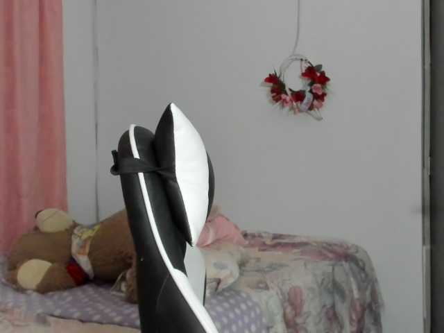 LaraCat1 live webcam show