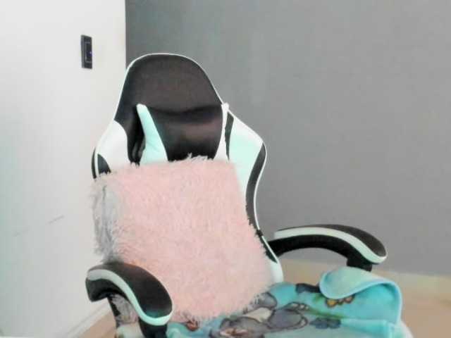 LaraCat1