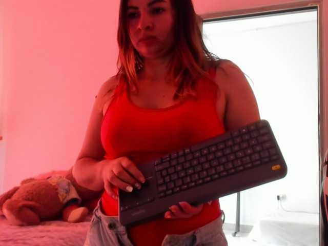 LaraCat1 live webcam show