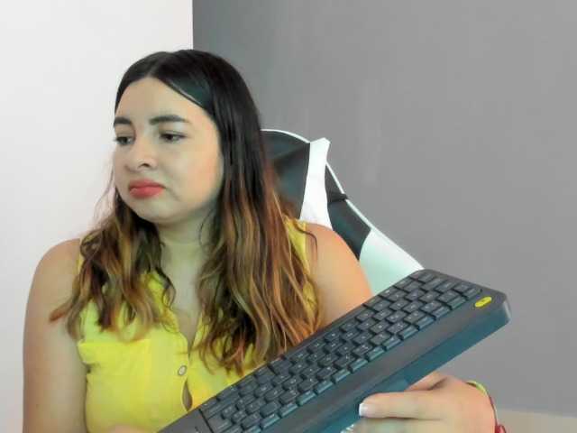 LaraCat1 live cam on BongaCams