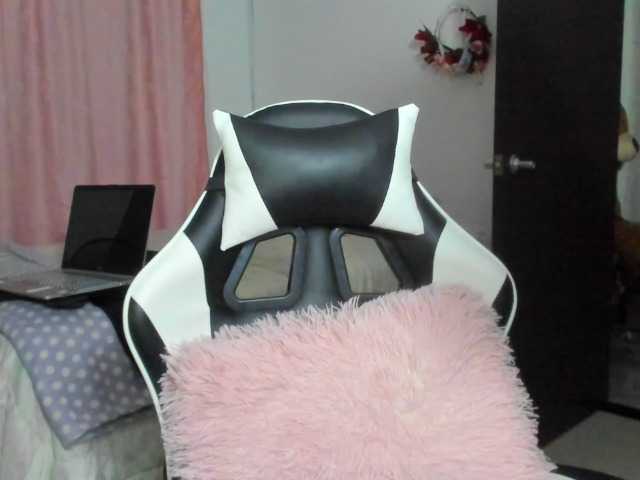 LaraCat1