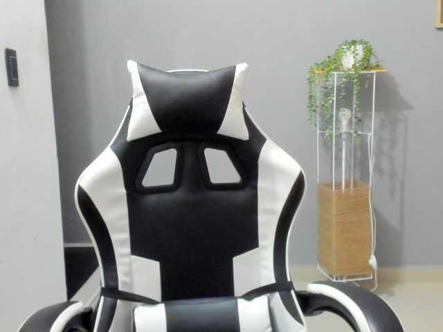 LaraCat1 live cam on BongaCams