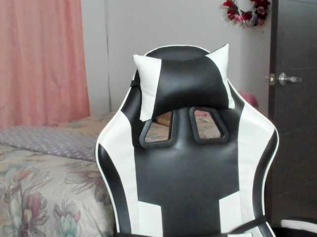 LaraCat1