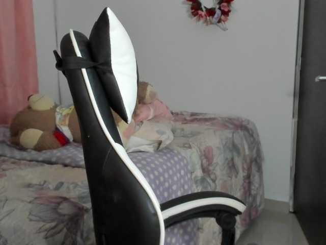 LaraCat1