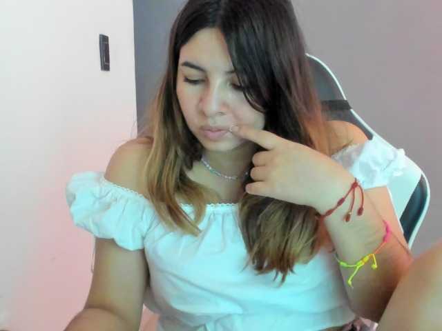 LaraCat1 live cam on BongaCams