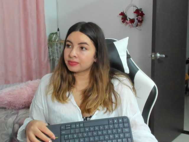 LaraCat1 live webcam show