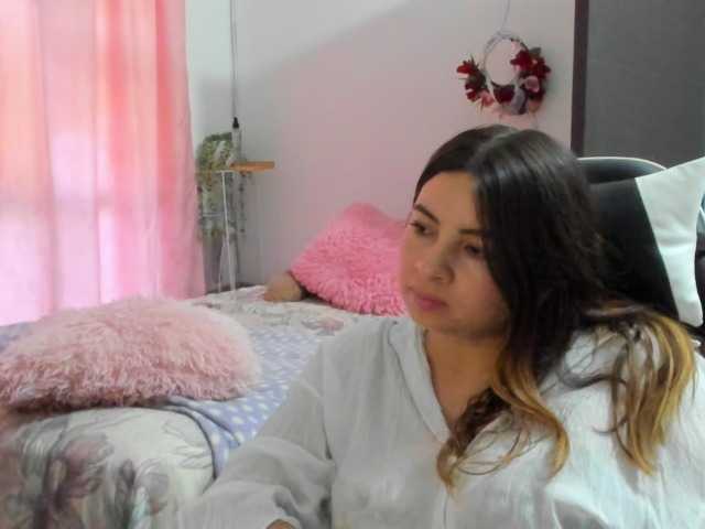 LaraCat1 live webcam show