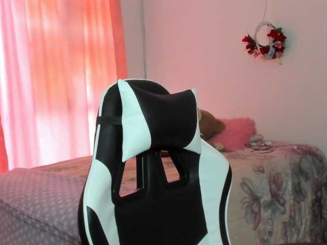 LaraCat1