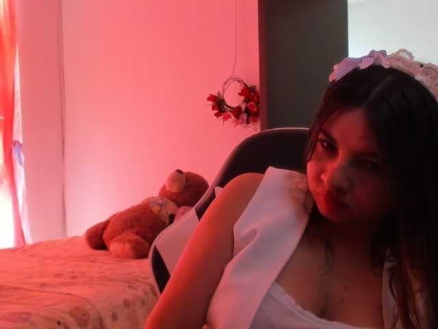 LaraCat1 — live female cam