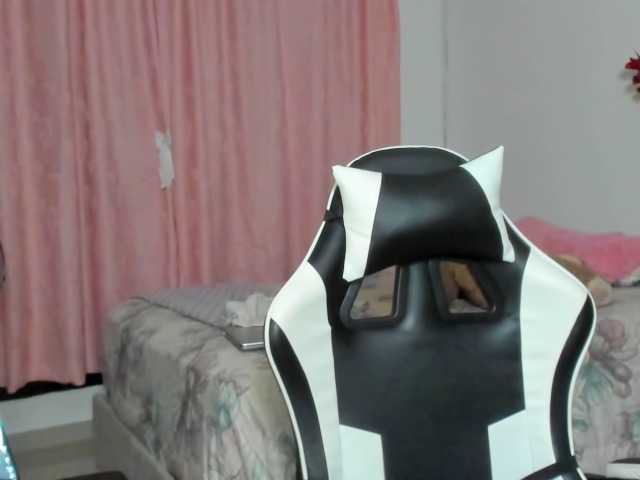 LaraCat1 live webcam show