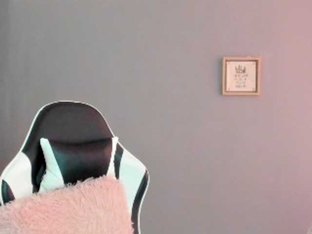 LaraCat1