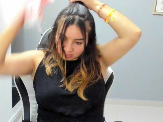 LaraCat1 live cam on BongaCams