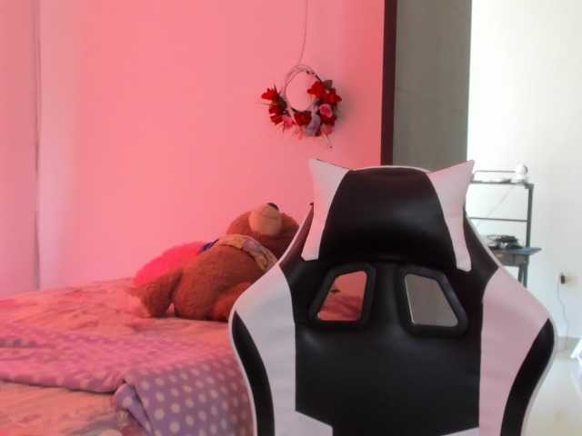 LaraCat1