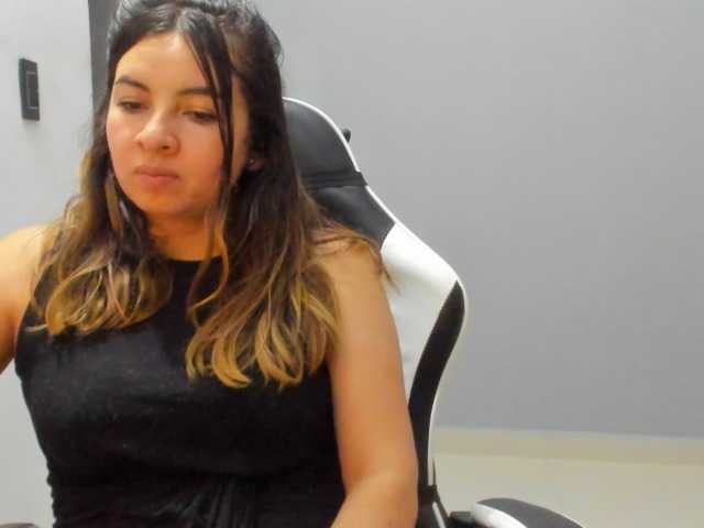 LaraCat1 live cam on BongaCams