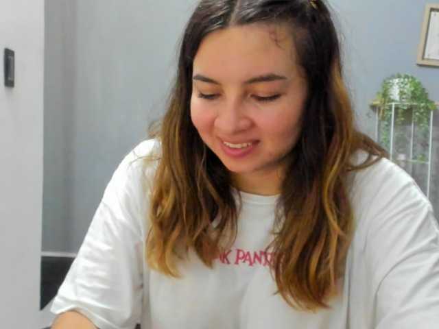 LaraCat1 live cam on BongaCams