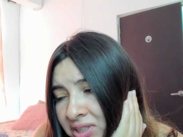 LaraCat1 live cam on BongaCams