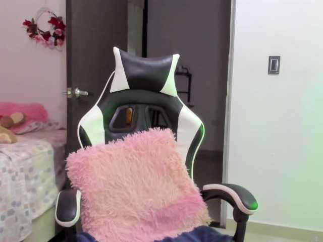 LaraCat1