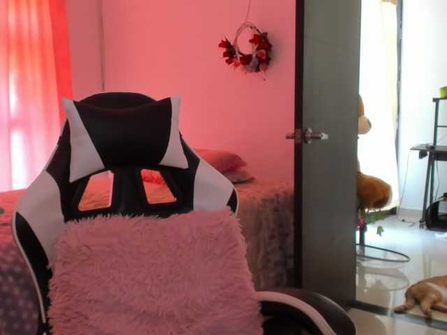 LaraCat1