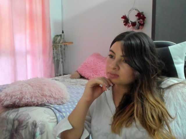 LaraCat1 live webcam show
