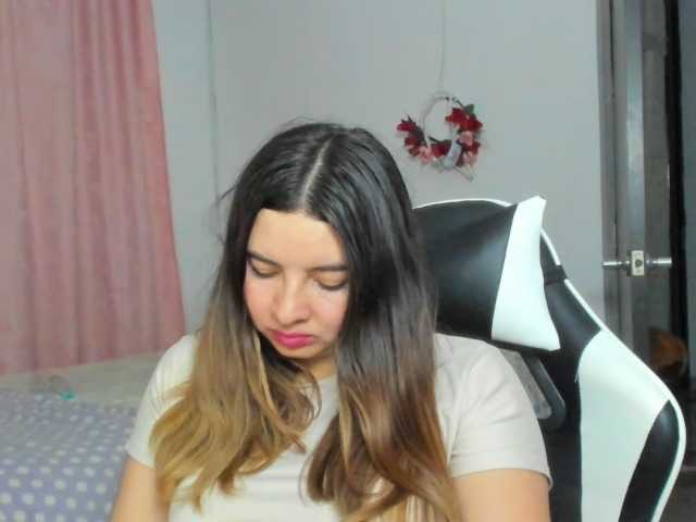 LaraCat1 live cam on BongaCams