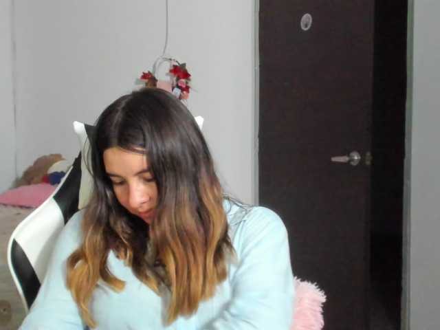 LaraCat1 live cam on BongaCams