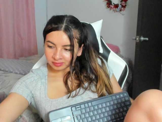 LaraCat1 live webcam show