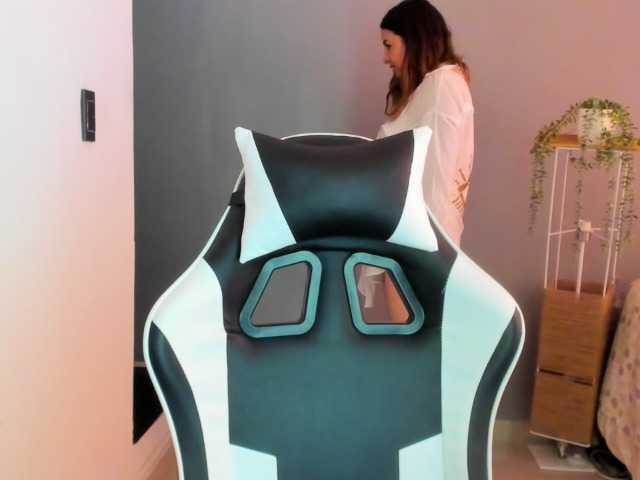 LaraCat1