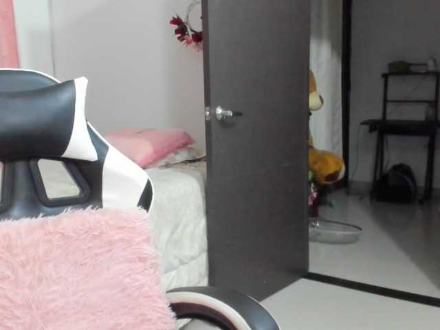 LaraCat1