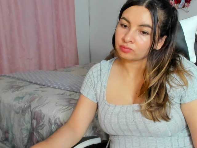 LaraCat1 live webcam show