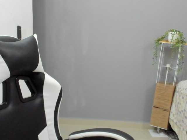 LaraCat1 webcam