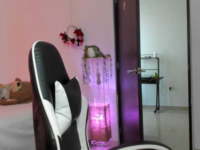 LaraCat1