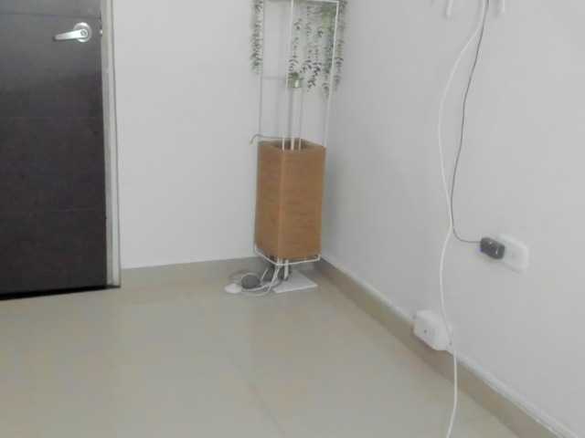 LaraCat1