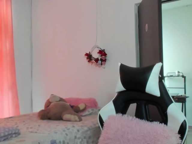 LaraCat1