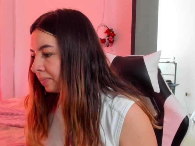 LaraCat1 live webcam show
