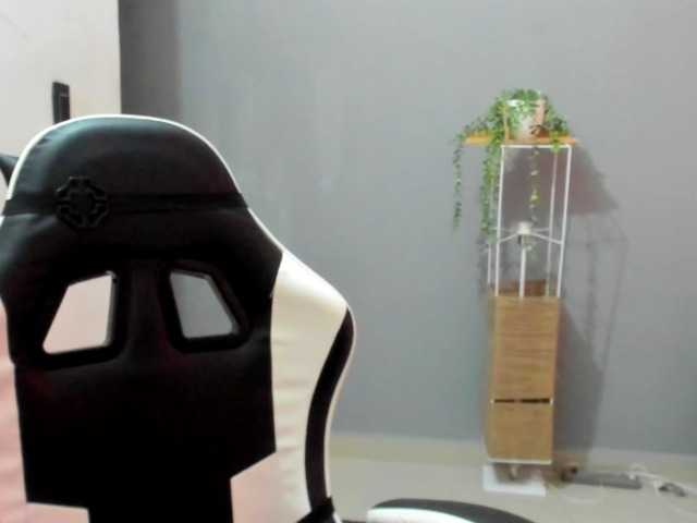 LaraCat1 live cam on BongaCams