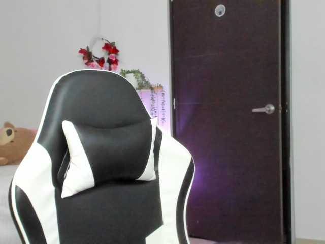 LaraCat1