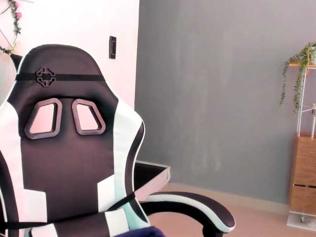 LaraCat1 live cam on BongaCams