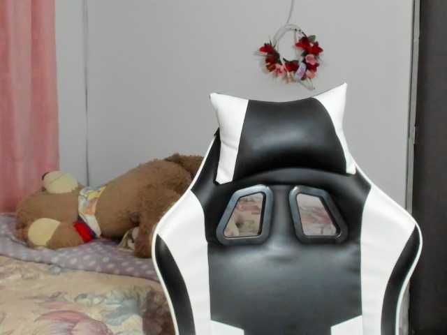 LaraCat1 live webcam show